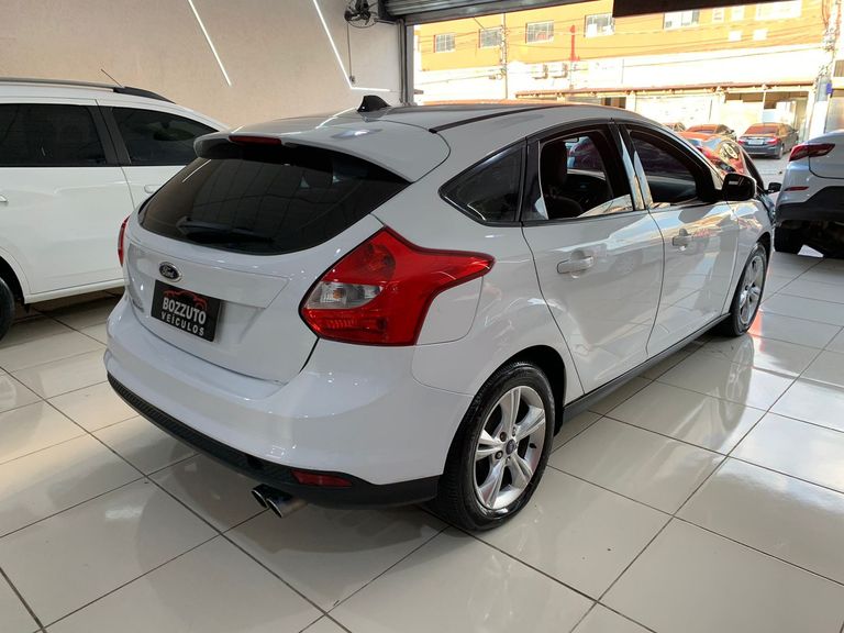Ford Focus 1.6 S/SE/SE Plus Flex 8V/16V  5p