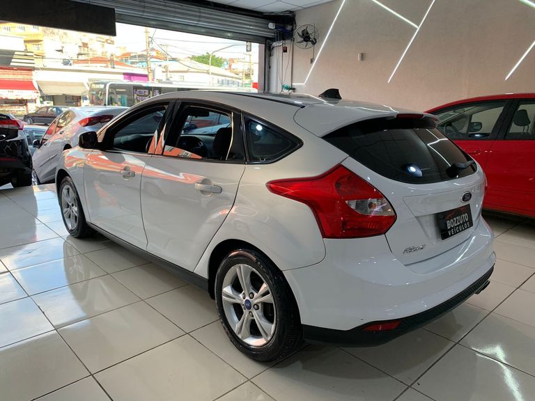 Ford Focus 1.6 S/SE/SE Plus Flex 8V/16V  5p
