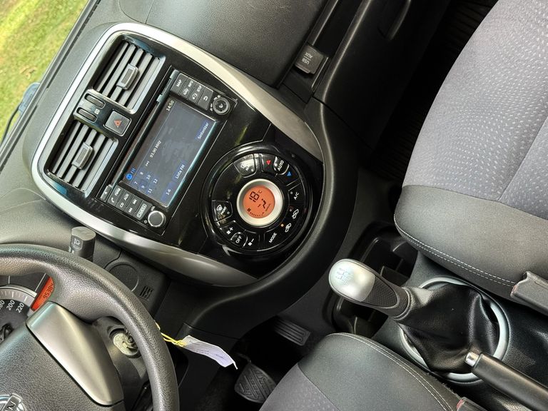 Nissan MARCH SL 1.6 16V Flex Fuel 5p