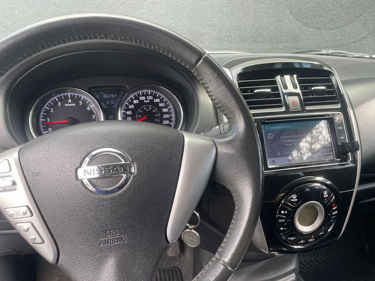Nissan VERSA SL 1.6 16V FlexStart 4p Aut.