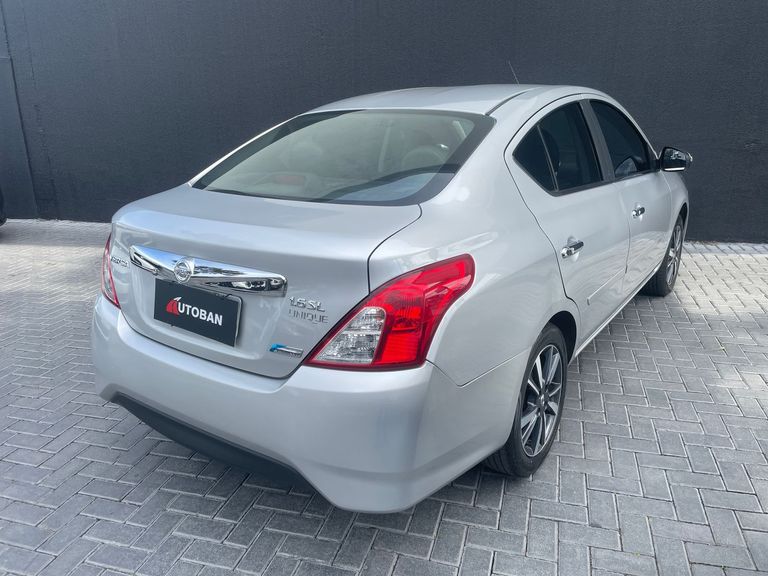 Nissan VERSA SL 1.6 16V FlexStart 4p Aut.