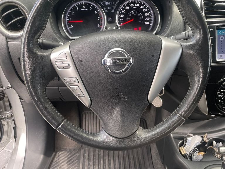 Nissan VERSA SL 1.6 16V FlexStart 4p Aut.