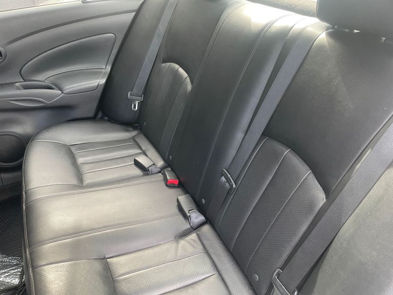 Nissan VERSA SL 1.6 16V FlexStart 4p Aut.