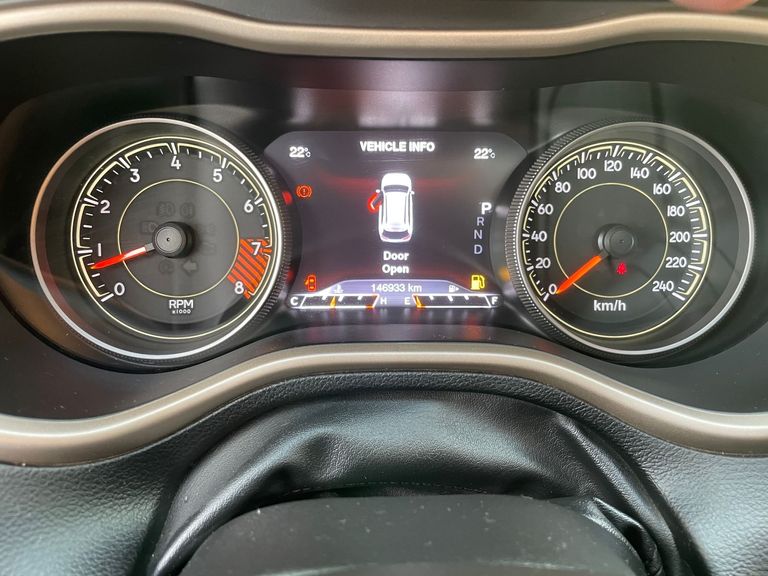 Jeep Cherokee Limited 3.2 4x4 V6 Aut.