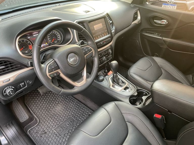 Jeep Cherokee Limited 3.2 4x4 V6 Aut.