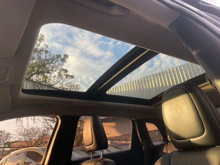 Jeep Cherokee Limited 3.2 4x4 V6 Aut.