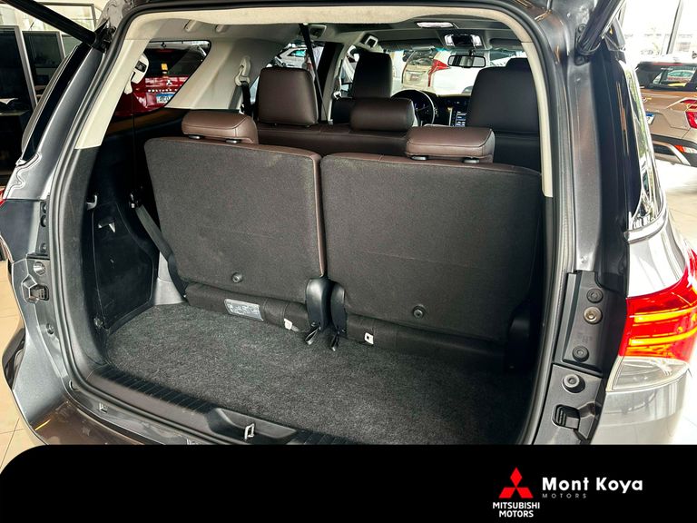 Toyota Hilux SW4 SRX 4x4 2.8 TDI 16V Dies. Aut.