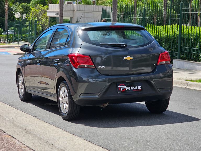 Chevrolet ONIX HATCH LT 1.0 8V FlexPower 5p Mec.