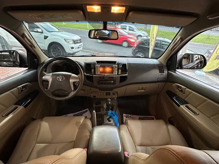 Toyota Hilux CD SRV 4x4 2.7 Flex 16V Aut.