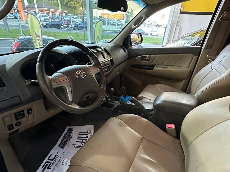 Toyota Hilux CD SRV 4x4 2.7 Flex 16V Aut.