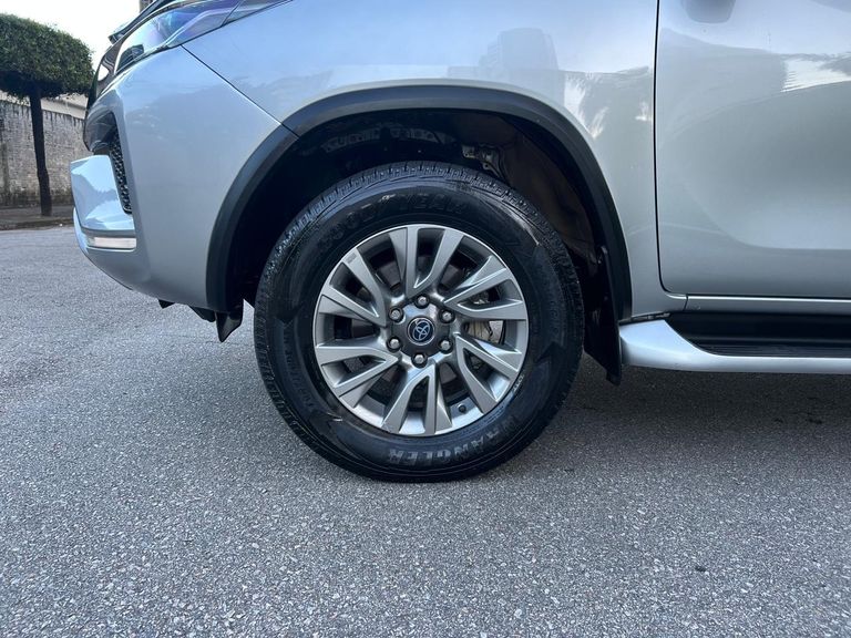 Toyota Hilux SW4 SRX 4x4 2.8 TDI 16V Dies. Aut.