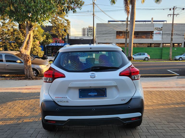 Nissan KICKS SV 1.6 16V FlexStar 5p Aut.
