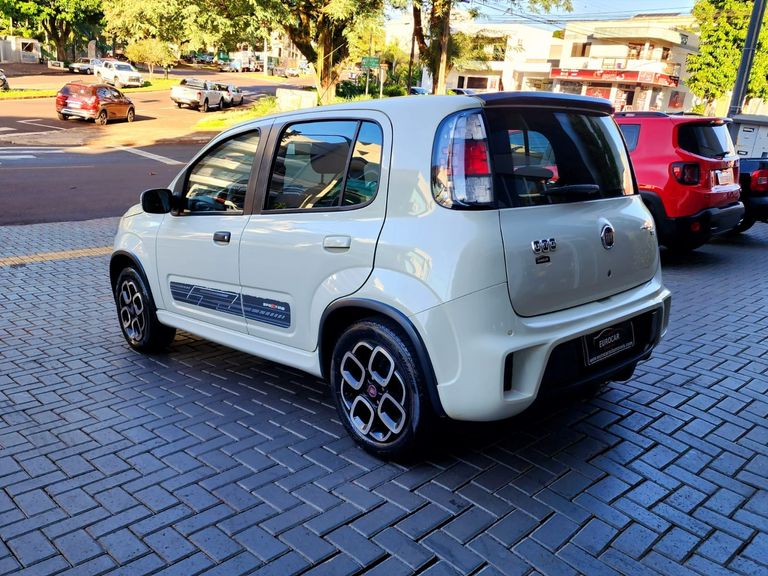 Fiat UNO SPORTING Dualogic 1.4 EVO Flex 8V 4p