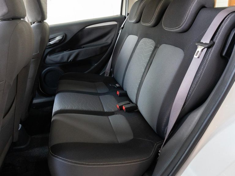 Fiat Punto ESSENCE SP Dualogic 1.6 Flex 16V