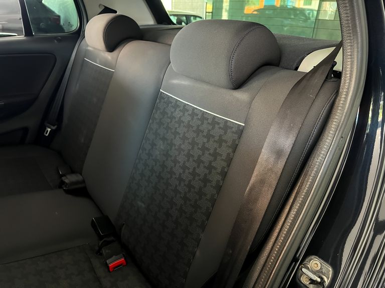VolksWagen Fox Comfortline 1.6 Flex 8V 5p