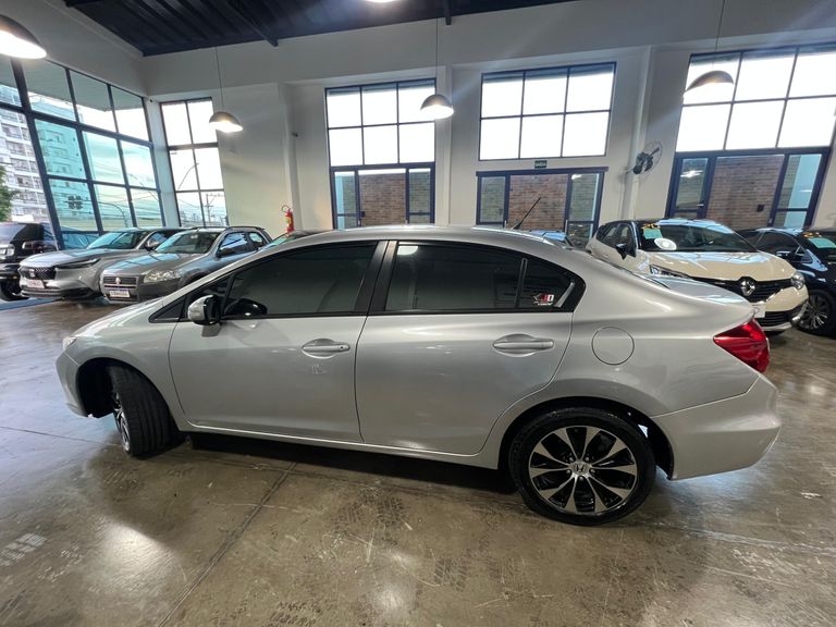 Honda Civic Sedan LXR 2.0 Flexone 16V Aut. 4p