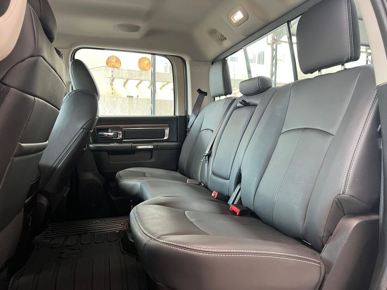 RAM CLASSIC LARAMIE 5.7 CD V8 4X4 Aut.
