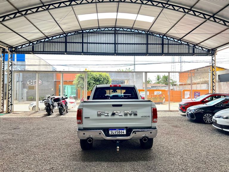 RAM CLASSIC LARAMIE 5.7 CD V8 4X4 Aut.