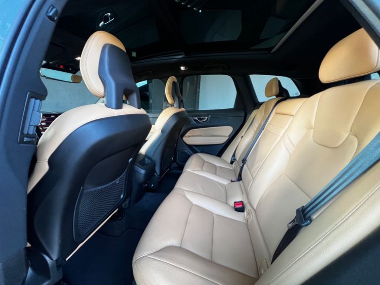 Volvo XC 60 T-5 MOMENTUM 2.0 254cv AWD 5p