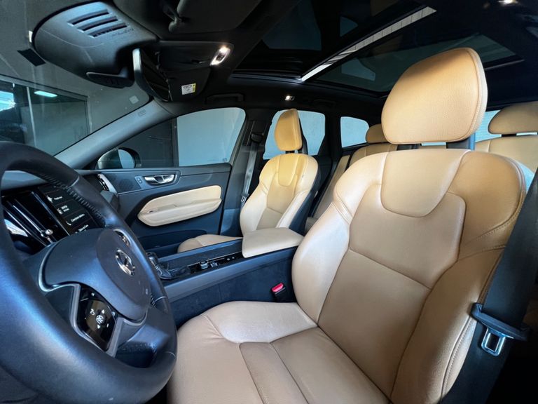 Volvo XC 60 T-5 MOMENTUM 2.0 254cv AWD 5p
