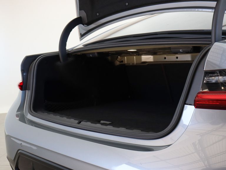 BMW 330e M Sport 2.0 Turbo Híbrido Aut.