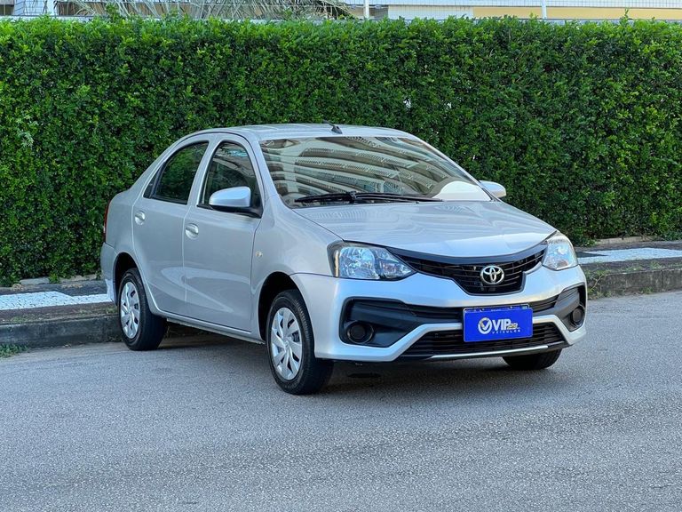 Toyota ETIOS X Plus 1.5 Flex 16V 5p Mec.