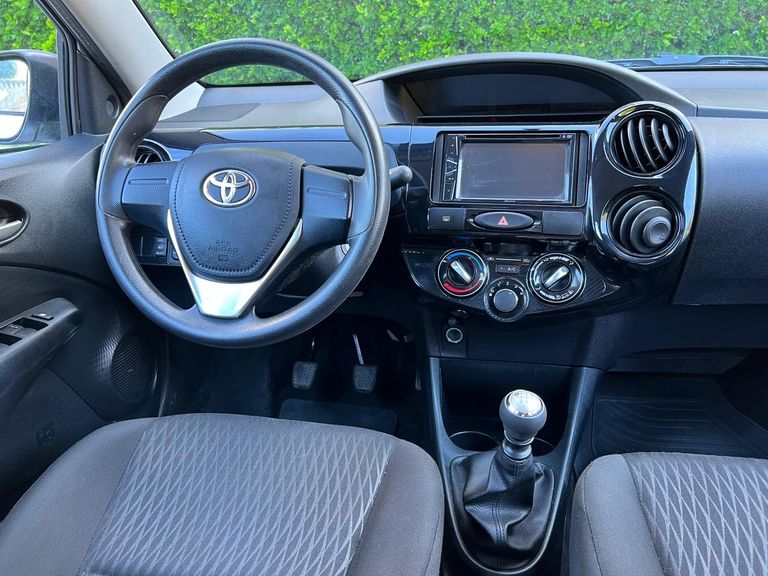 Toyota ETIOS X Plus 1.5 Flex 16V 5p Mec.