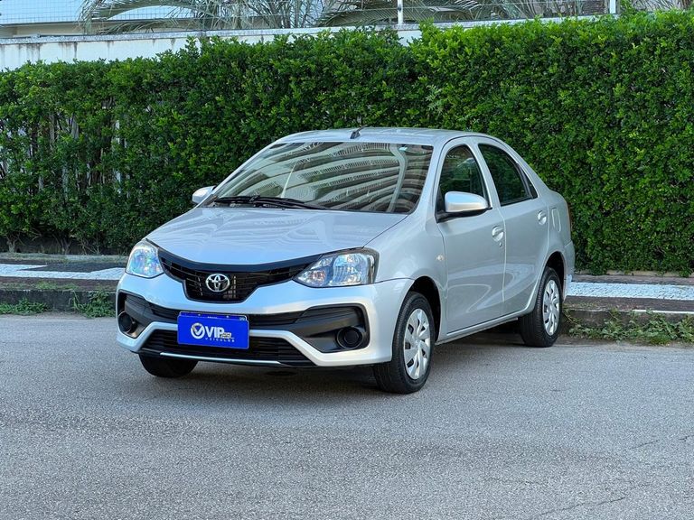 Toyota ETIOS X Plus 1.5 Flex 16V 5p Mec.