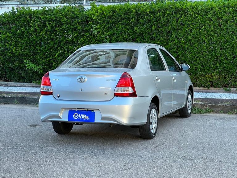Toyota ETIOS X Plus 1.5 Flex 16V 5p Mec.