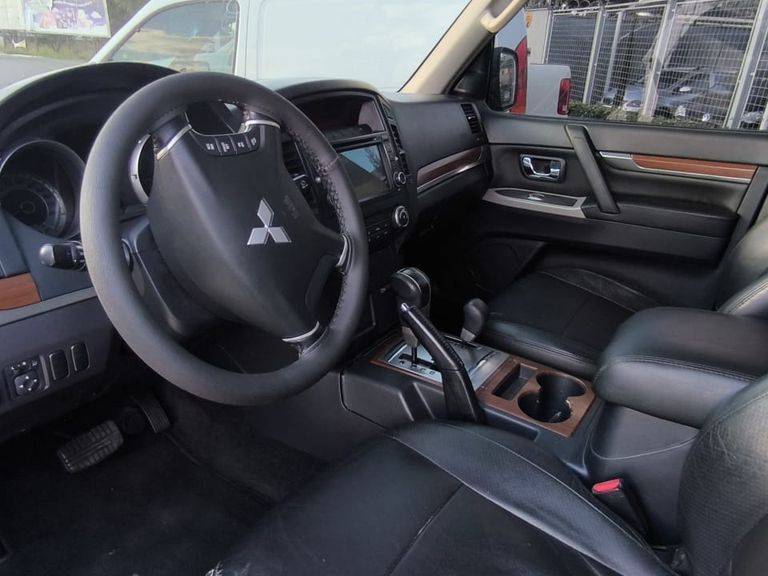 Mitsubishi Pajero GLS Full 3.8 V6 250cv 5p Aut.