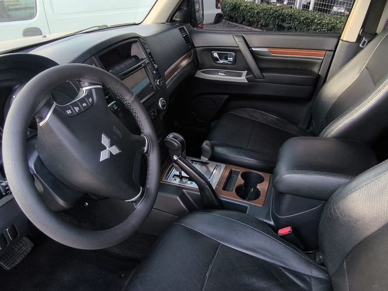 Mitsubishi Pajero GLS Full 3.8 V6 250cv 5p Aut.