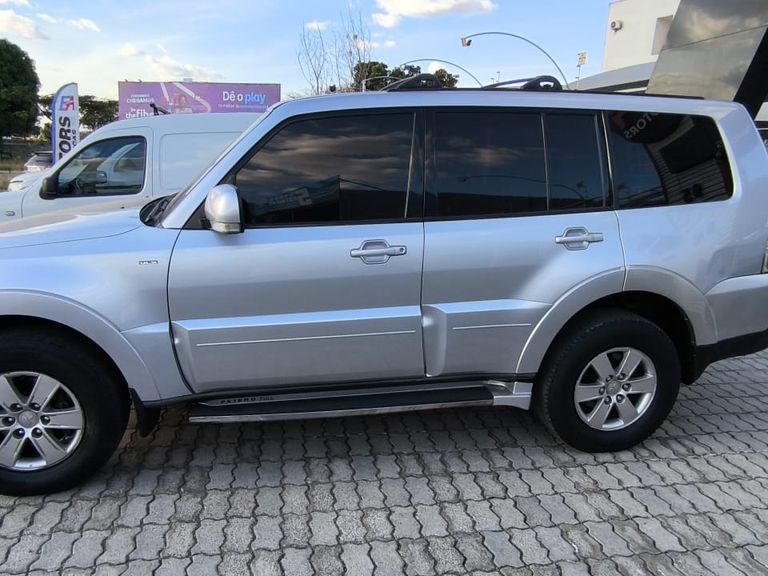 Mitsubishi Pajero GLS Full 3.8 V6 250cv 5p Aut.
