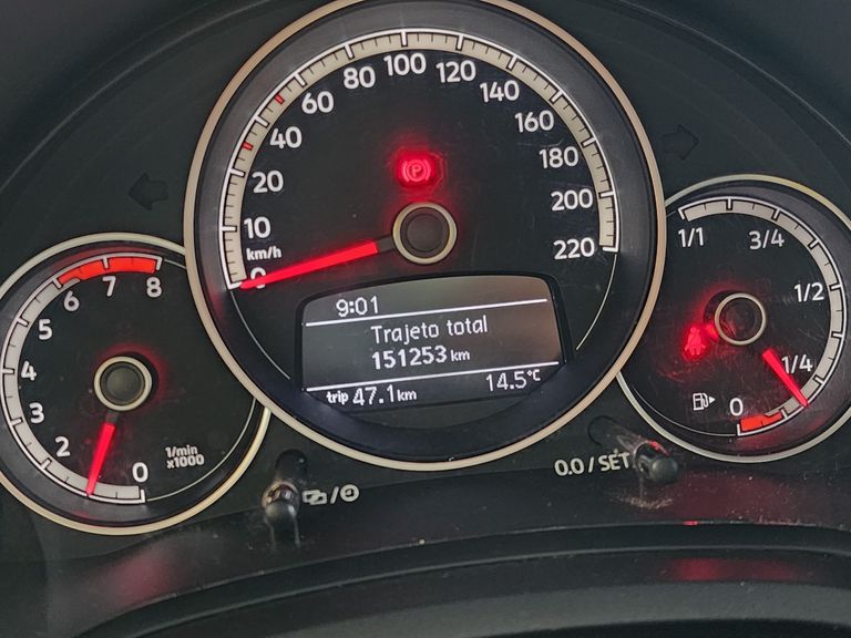 VolksWagen up! move 1.0 TSI Total Flex 12V 5p