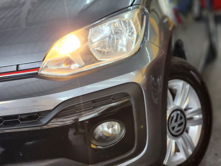VolksWagen up! move 1.0 TSI Total Flex 12V 5p