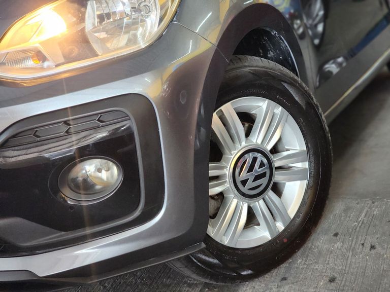 VolksWagen up! move 1.0 TSI Total Flex 12V 5p