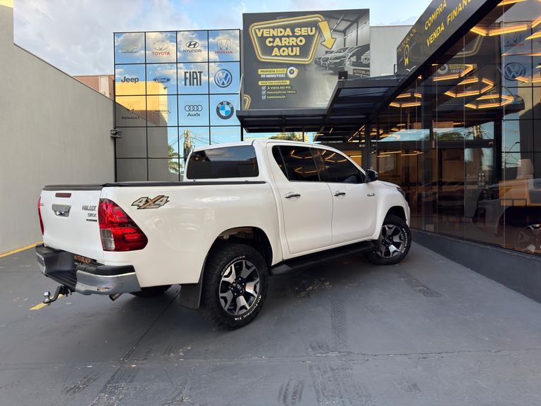 Toyota Hilux CD SRX 4x4 2.8 TDI 16V Diesel Aut.