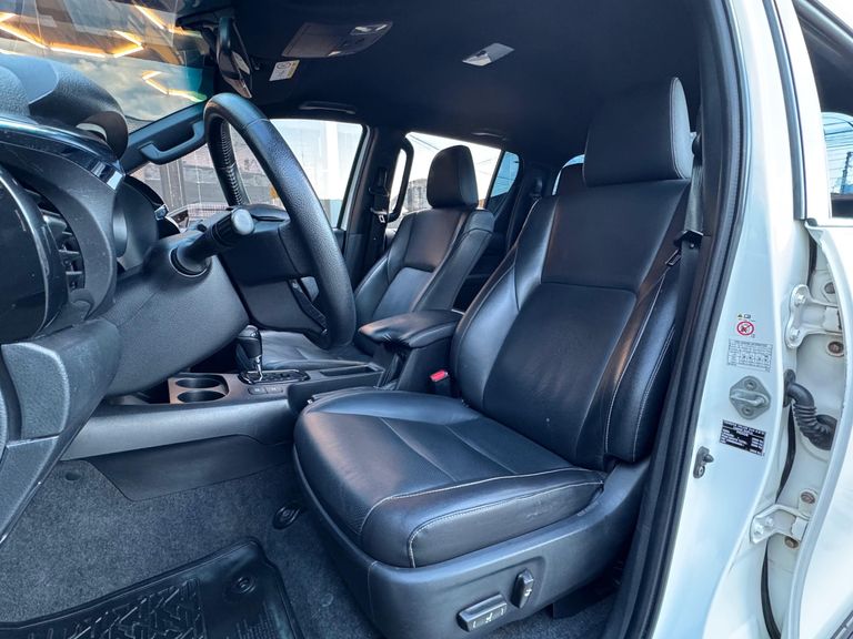 Toyota Hilux CD SRX 4x4 2.8 TDI 16V Diesel Aut.