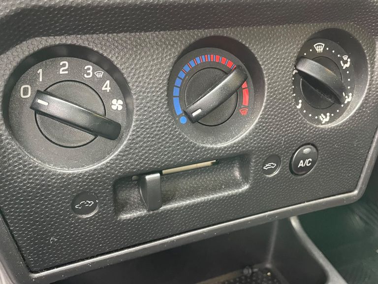 Ford Fiesta Sedan SE 1.0 8V Flex 4p