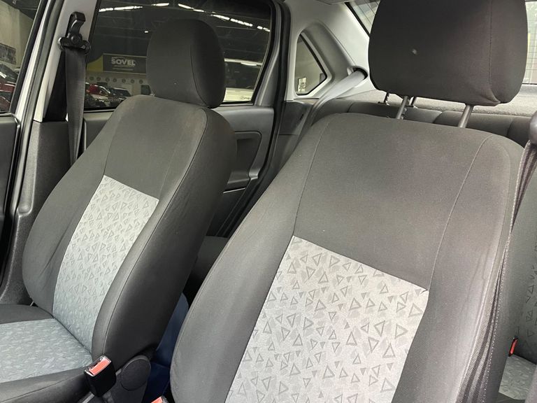 Ford Fiesta Sedan SE 1.0 8V Flex 4p