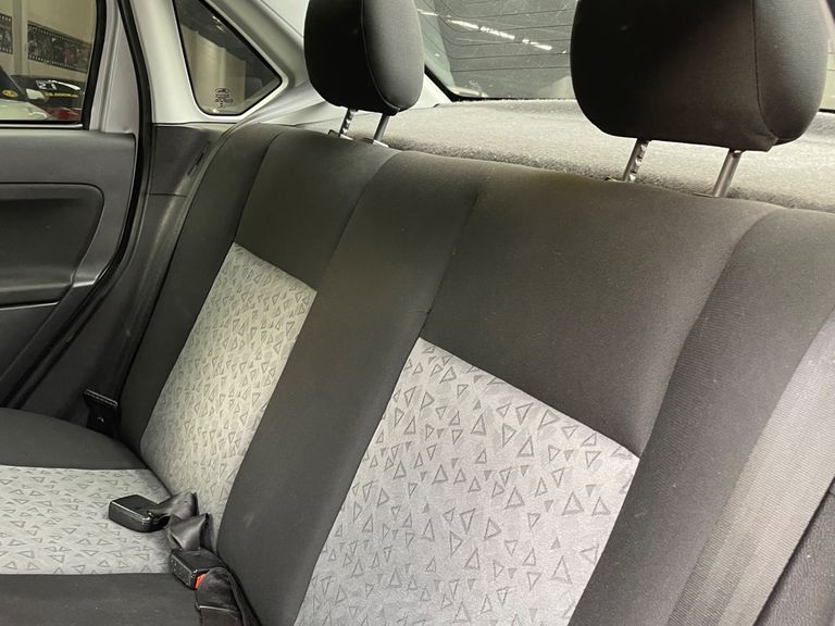 Ford Fiesta Sedan SE 1.0 8V Flex 4p