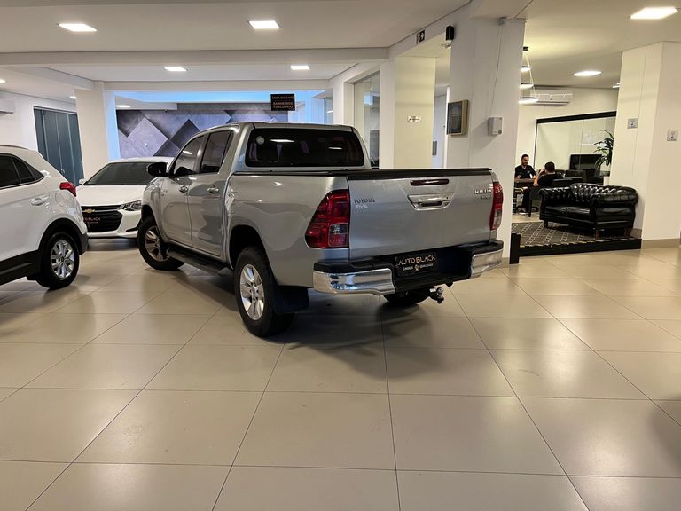 Toyota Hilux CD SRV 4x2 2.7 Flex 16V Aut.
