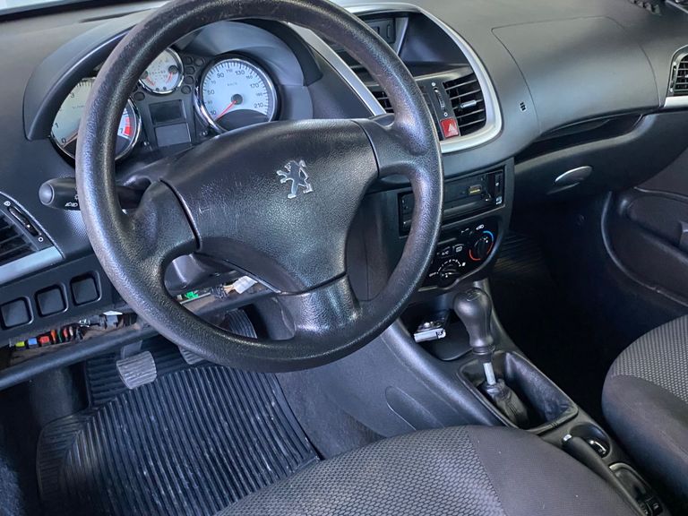 Peugeot 207 XR 1.4 Flex 8V 3p