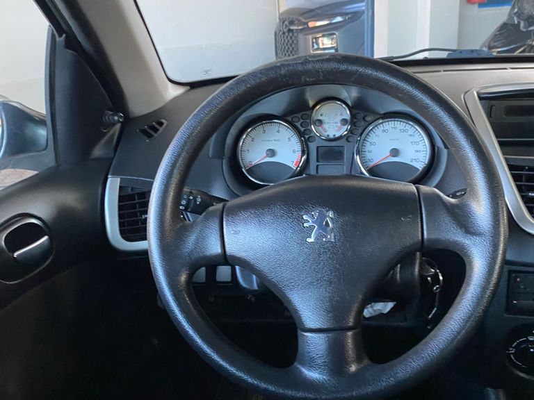 Peugeot 207 XR 1.4 Flex 8V 3p