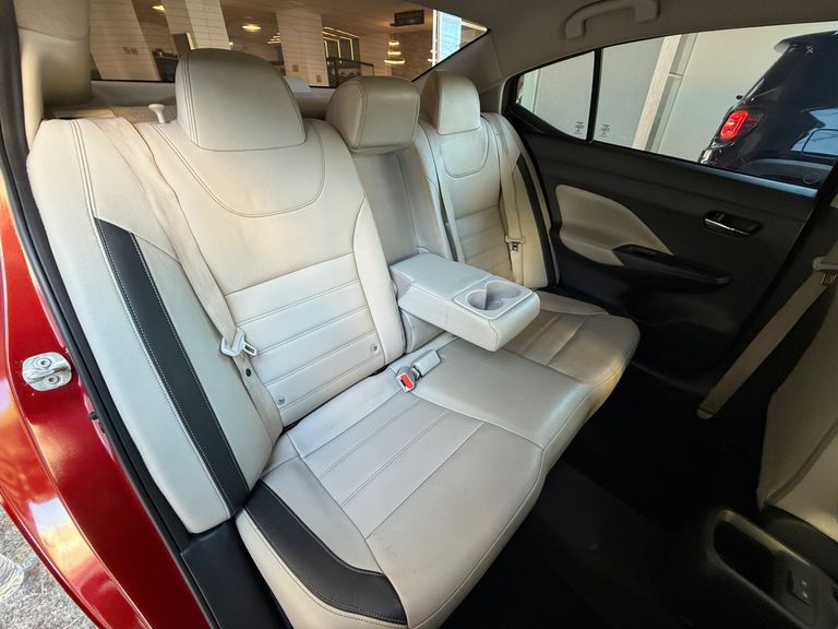 Nissan VERSA Exclusive 1.6 16V Flex Aut.