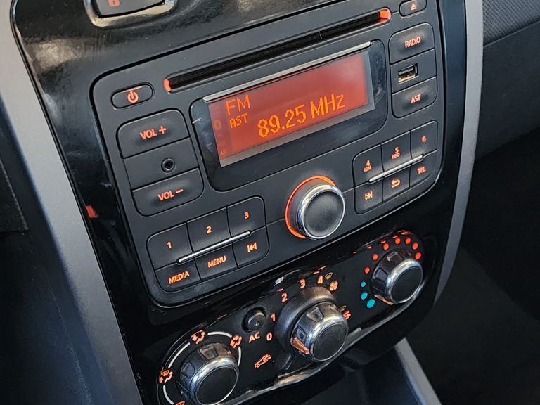 Renault SANDERO Privilège Hi-Flex 1.6 16V 5p Aut