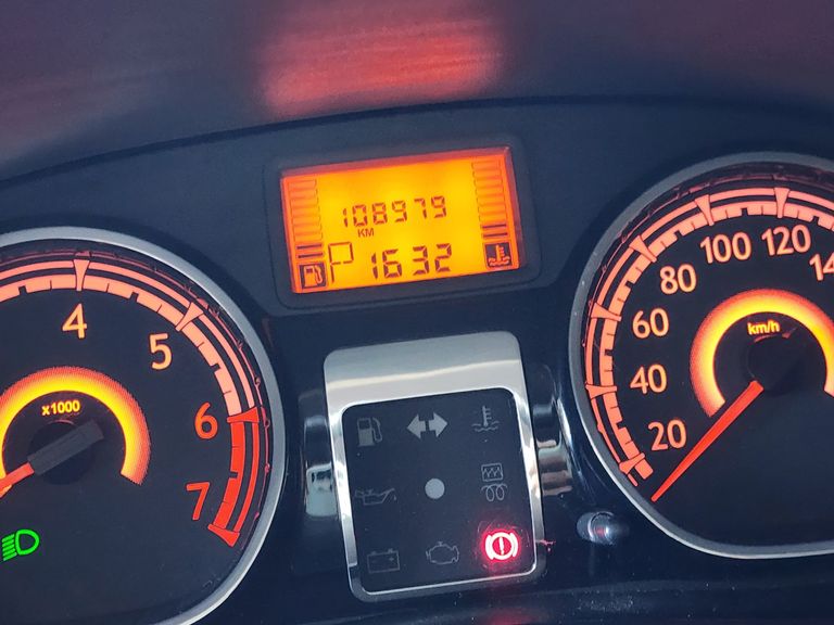 Renault SANDERO Privilège Hi-Flex 1.6 16V 5p Aut