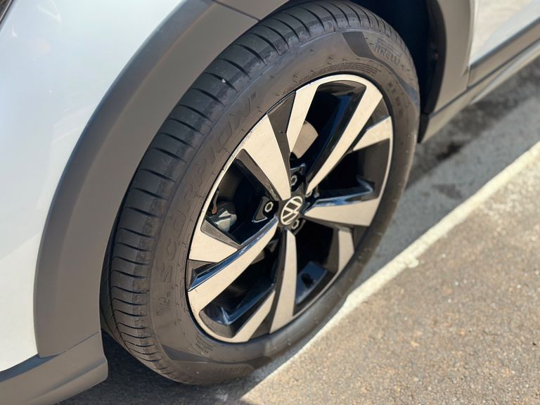 VolksWagen Nivus Highline 1.0 200 TSI Flex Aut.
