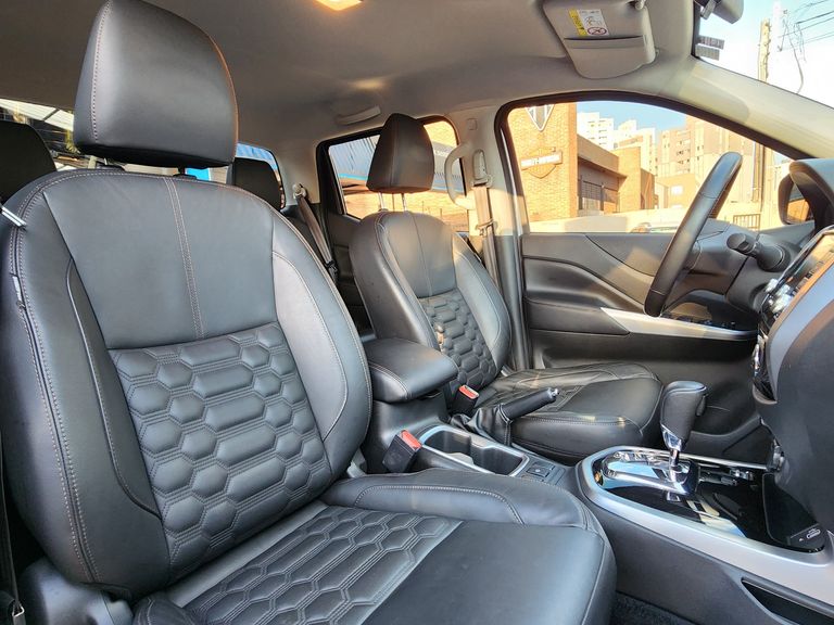 Nissan Frontier XE CD 4x4 2.3 Bi-TB Diesel Aut.