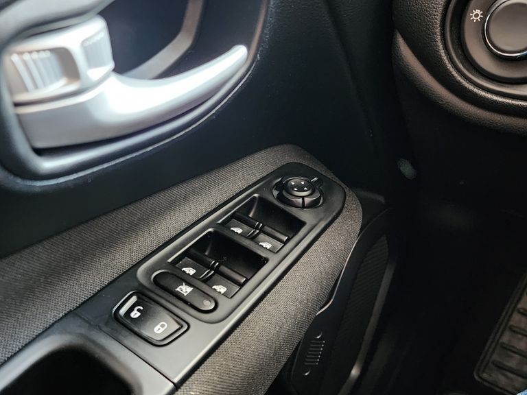 Jeep Renegade Sport T270 1.3 TB 4x2 Flex Aut.