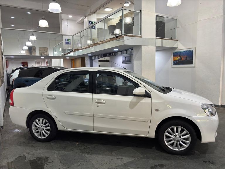 Toyota ETIOS XLS Sedan 1.5 Flex 16V 4p Mec.